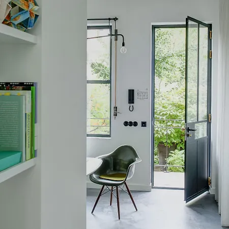 Stout & Co. Szálloda 3*