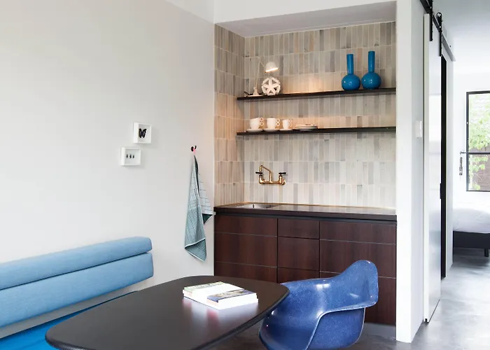 فندق Stout & Co. 3*